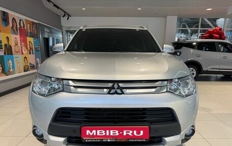 Mitsubishi Outlander III рестайлинг 3, 2014 год, 1 399 000 рублей, 2 фотография
