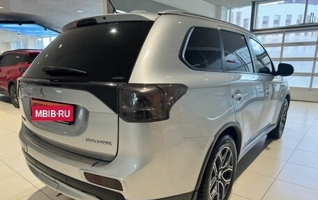 Mitsubishi Outlander III рестайлинг 3, 2014 год, 1 399 000 рублей, 6 фотография