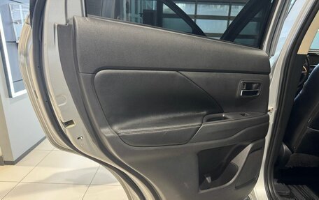 Mitsubishi Outlander III рестайлинг 3, 2014 год, 1 399 000 рублей, 20 фотография