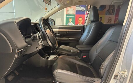 Mitsubishi Outlander III рестайлинг 3, 2014 год, 1 399 000 рублей, 19 фотография