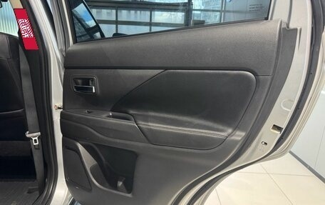 Mitsubishi Outlander III рестайлинг 3, 2014 год, 1 399 000 рублей, 23 фотография