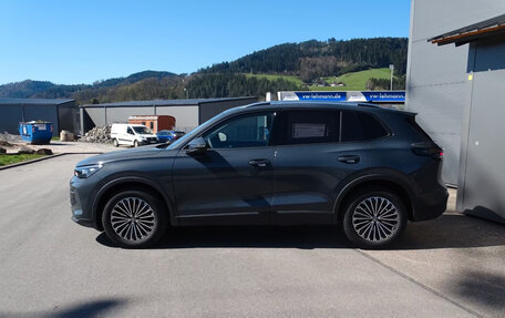 Volkswagen Tiguan, 2026 год, 5 325 677 рублей, 2 фотография