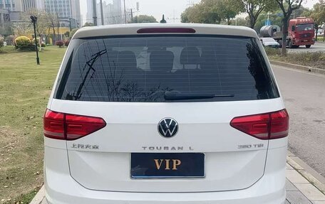 Volkswagen Touran III, 2023 год, 1 580 000 рублей, 4 фотография