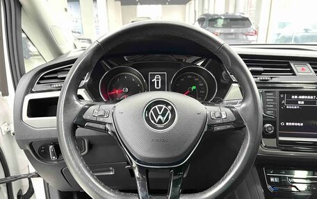 Volkswagen Touran III, 2022 год, 1 550 000 рублей, 8 фотография