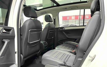 Volkswagen Touran III, 2022 год, 1 550 000 рублей, 11 фотография