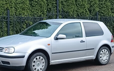 Volkswagen Golf IV, 2001 год, 300 000 рублей, 2 фотография