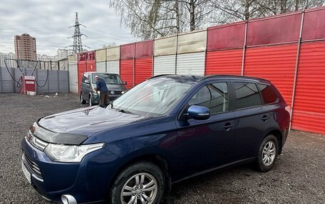 Mitsubishi Outlander III рестайлинг 3, 2013 год, 1 450 000 рублей, 3 фотография