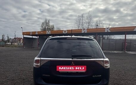 Mitsubishi Outlander III рестайлинг 3, 2013 год, 1 450 000 рублей, 5 фотография