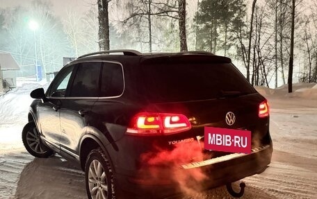 Volkswagen Touareg III, 2012 год, 1 000 000 рублей, 2 фотография
