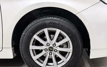 Toyota Prius, 2015 год, 1 290 000 рублей, 6 фотография