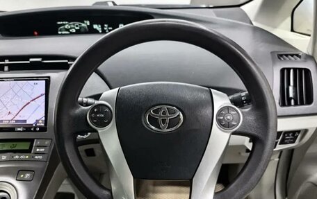 Toyota Prius, 2015 год, 1 290 000 рублей, 7 фотография