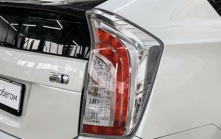 Toyota Prius, 2015 год, 1 290 000 рублей, 19 фотография