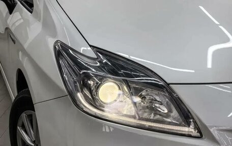 Toyota Prius, 2015 год, 1 290 000 рублей, 15 фотография