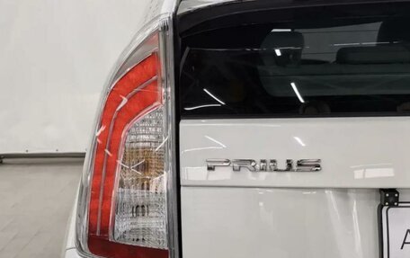Toyota Prius, 2015 год, 1 290 000 рублей, 18 фотография