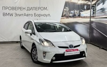 Toyota Prius, 2015 год, 1 290 000 рублей, 13 фотография