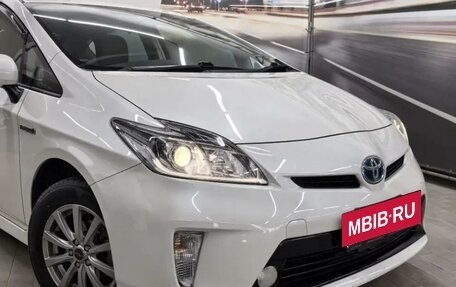 Toyota Prius, 2015 год, 1 290 000 рублей, 14 фотография