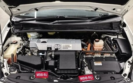 Toyota Prius, 2015 год, 1 290 000 рублей, 8 фотография