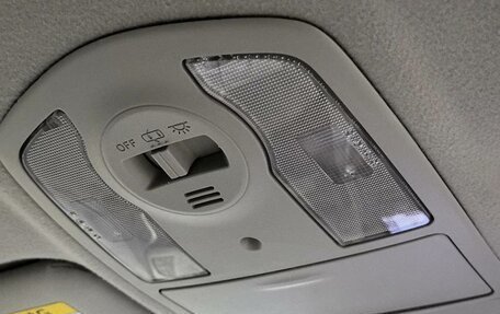 Toyota Prius, 2015 год, 1 290 000 рублей, 31 фотография