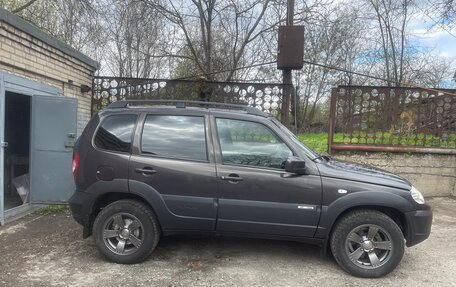 Chevrolet Niva I рестайлинг, 2016 год, 680 000 рублей, 5 фотография