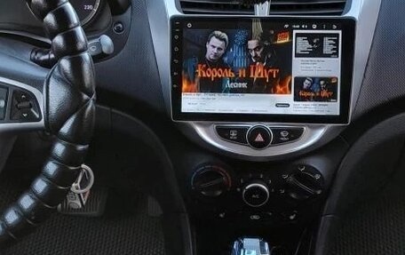 Hyundai Solaris II рестайлинг, 2014 год, 750 000 рублей, 10 фотография