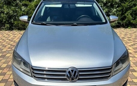 Volkswagen Passat B7, 2011 год, 945 000 рублей, 2 фотография