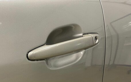 Toyota Land Cruiser Prado 120 рестайлинг, 2004 год, 1 296 000 рублей, 16 фотография