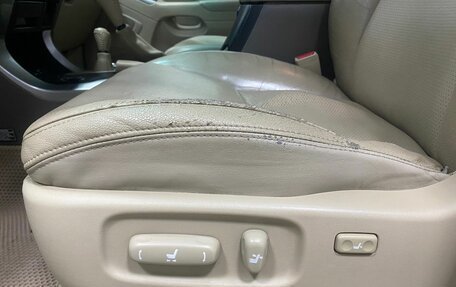 Toyota Land Cruiser Prado 120 рестайлинг, 2004 год, 1 296 000 рублей, 19 фотография