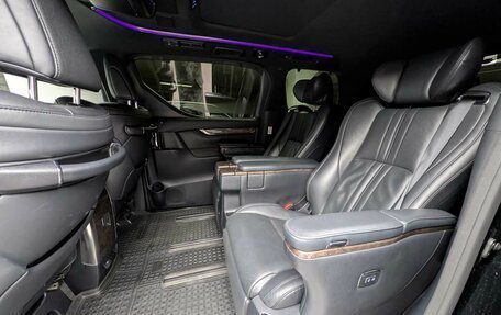 Toyota Alphard III, 2019 год, 4 399 000 рублей, 9 фотография