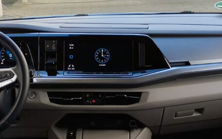 Volkswagen Multivan, 2022 год, 4 346 112 рублей, 9 фотография