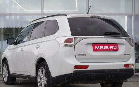 Mitsubishi Outlander III рестайлинг 3, 2013 год, 1 295 000 рублей, 7 фотография