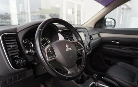 Mitsubishi Outlander III рестайлинг 3, 2013 год, 1 295 000 рублей, 11 фотография