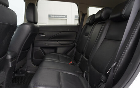Mitsubishi Outlander III рестайлинг 3, 2013 год, 1 295 000 рублей, 21 фотография