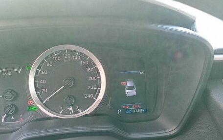 Toyota Corolla, 2019 год, 2 250 000 рублей, 7 фотография