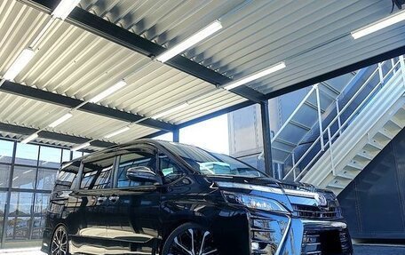 Toyota Voxy III, 2021 год, 1 873 656 рублей, 6 фотография