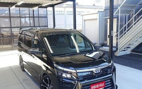 Toyota Voxy III, 2021 год, 1 873 656 рублей, 7 фотография