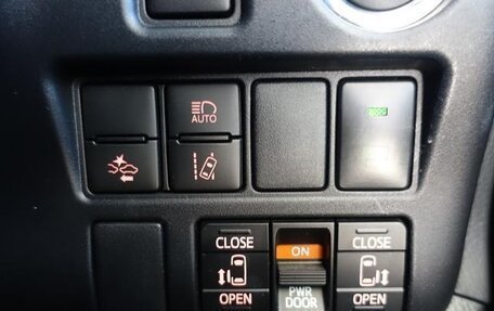 Toyota Voxy III, 2021 год, 1 873 656 рублей, 21 фотография