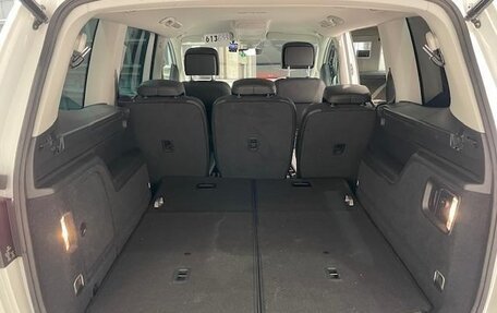 Volkswagen Sharan II, 2016 год, 1 050 000 рублей, 13 фотография