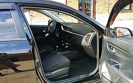 KIA Rio IV, 2021 год, 1 620 000 рублей, 6 фотография