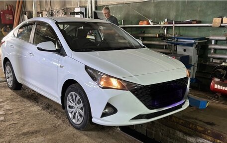 Hyundai Solaris II рестайлинг, 2020 год, 1 050 000 рублей, 3 фотография