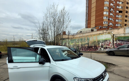 Volkswagen Tiguan II, 2020 год, 2 600 000 рублей, 4 фотография