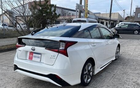 Toyota Prius IV XW50, 2022 год, 1 850 000 рублей, 8 фотография