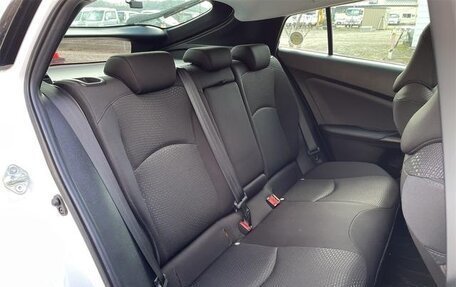 Toyota Prius IV XW50, 2022 год, 1 850 000 рублей, 13 фотография