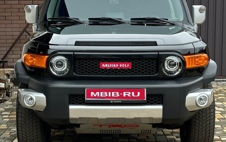 Toyota FJ Cruiser, 2022 год, 7 300 000 рублей, 1 фотография