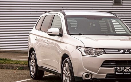 Mitsubishi Outlander III рестайлинг 3, 2014 год, 1 145 000 рублей, 8 фотография