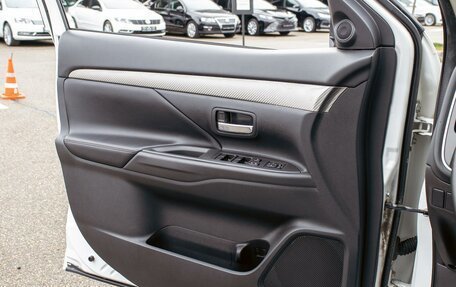 Mitsubishi Outlander III рестайлинг 3, 2014 год, 1 145 000 рублей, 12 фотография