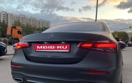 Mercedes-Benz E-Класс, 2022 год, 6 350 000 рублей, 3 фотография