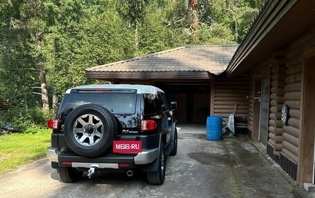 Toyota FJ Cruiser, 2022 год, 7 300 000 рублей, 5 фотография