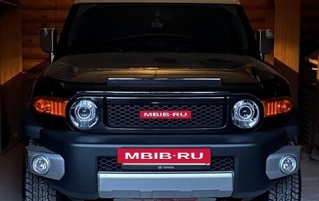 Toyota FJ Cruiser, 2022 год, 7 300 000 рублей, 10 фотография