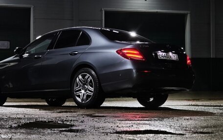 Mercedes-Benz E-Класс, 2016 год, 2 300 000 рублей, 2 фотография