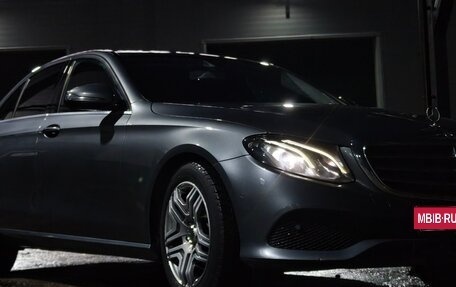 Mercedes-Benz E-Класс, 2016 год, 2 300 000 рублей, 3 фотография